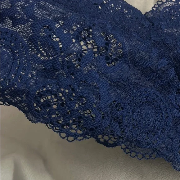 NWT Victoria’s Secret Lace Cheeky Panties - Picture 7 of 8